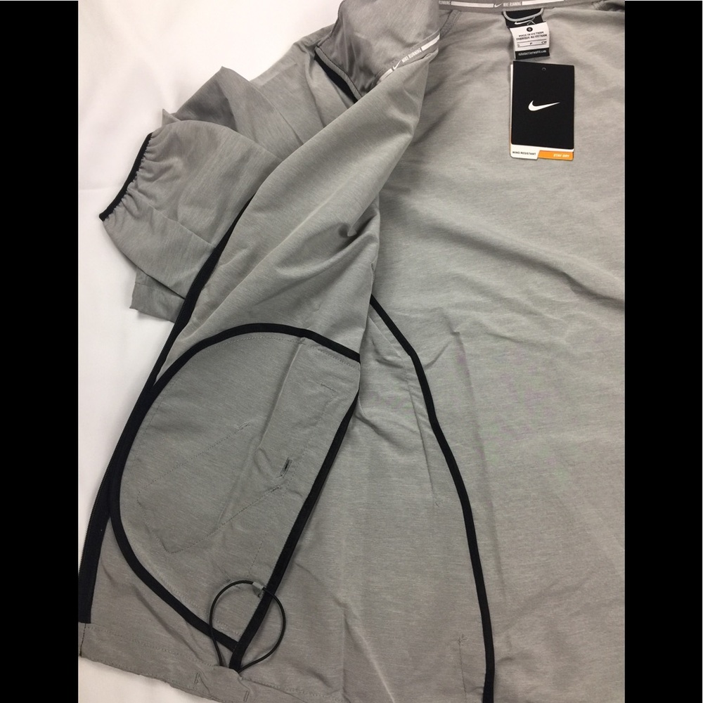 New Nike Women’s running jackets - Picture 5 of 6